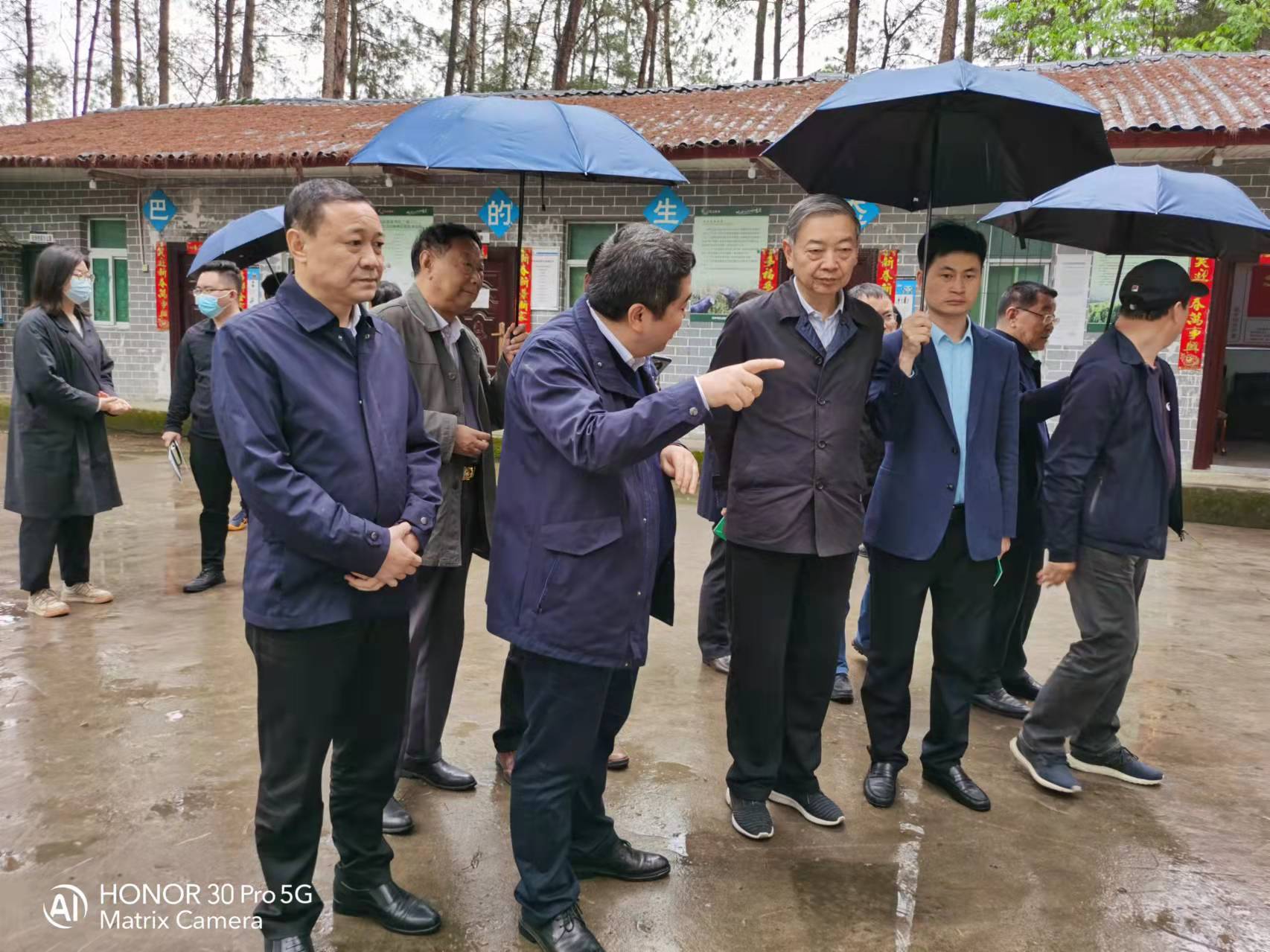 省決咨委副主任、省經信廳原廳長王海林一行 來公司考察、調研